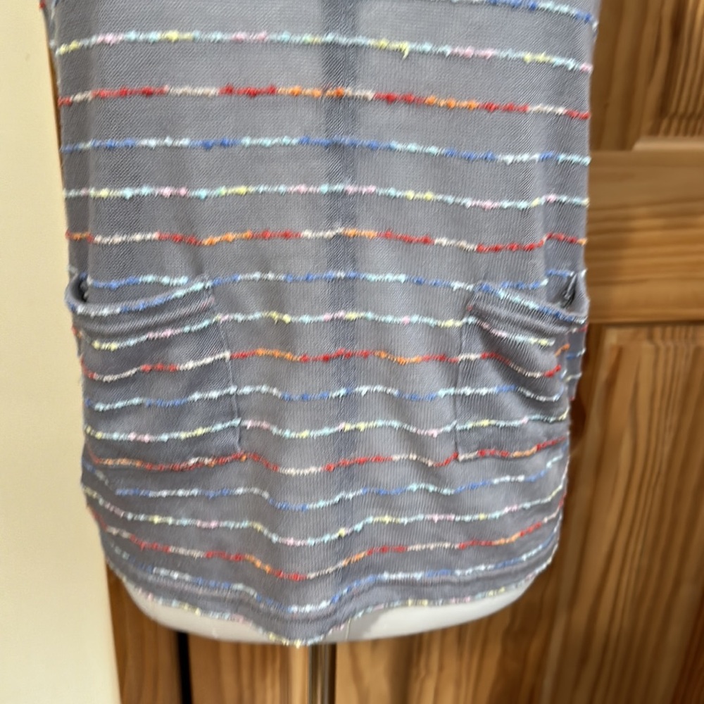 Threads. 4 Thought Xs Gray W / Multi Colored Top … - image 2